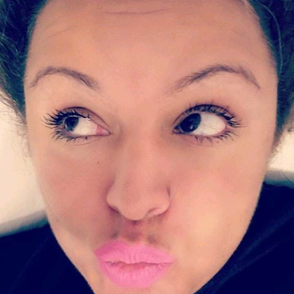 Meet your Posher, Sandra - Picture 1 of 1